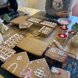 Taller de Casita de Jengibre & Cupcakes